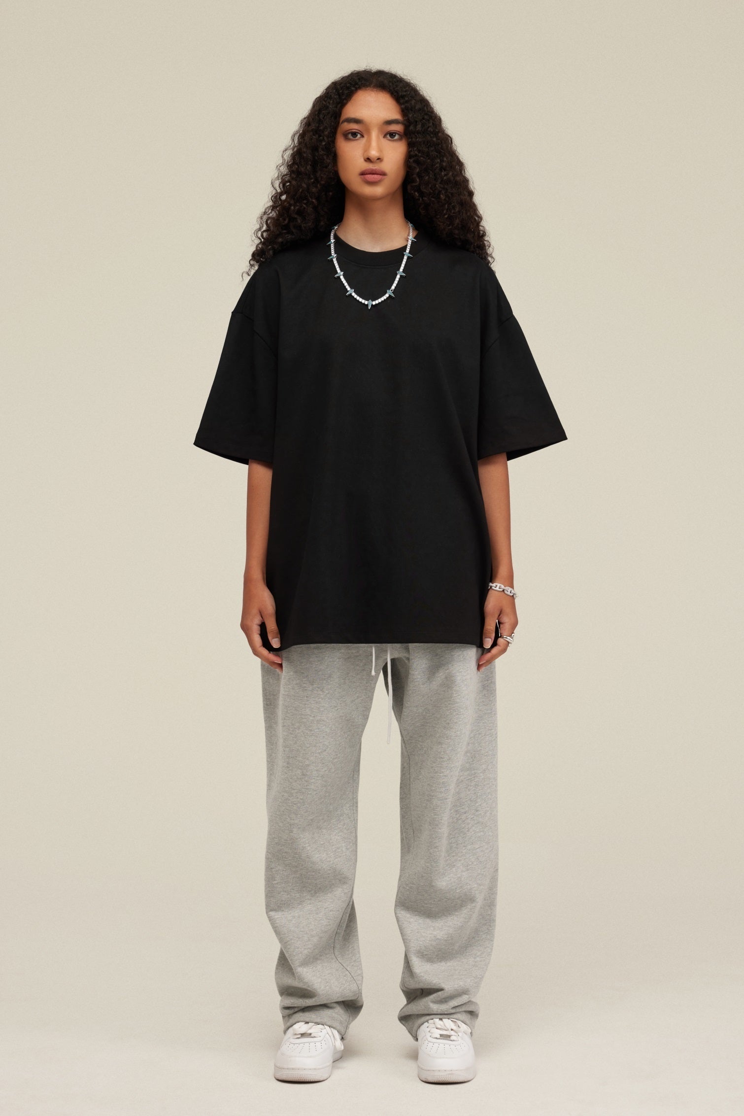 425GSM Women’s Heavyweight Drop-Shoulder T-Shirt Black